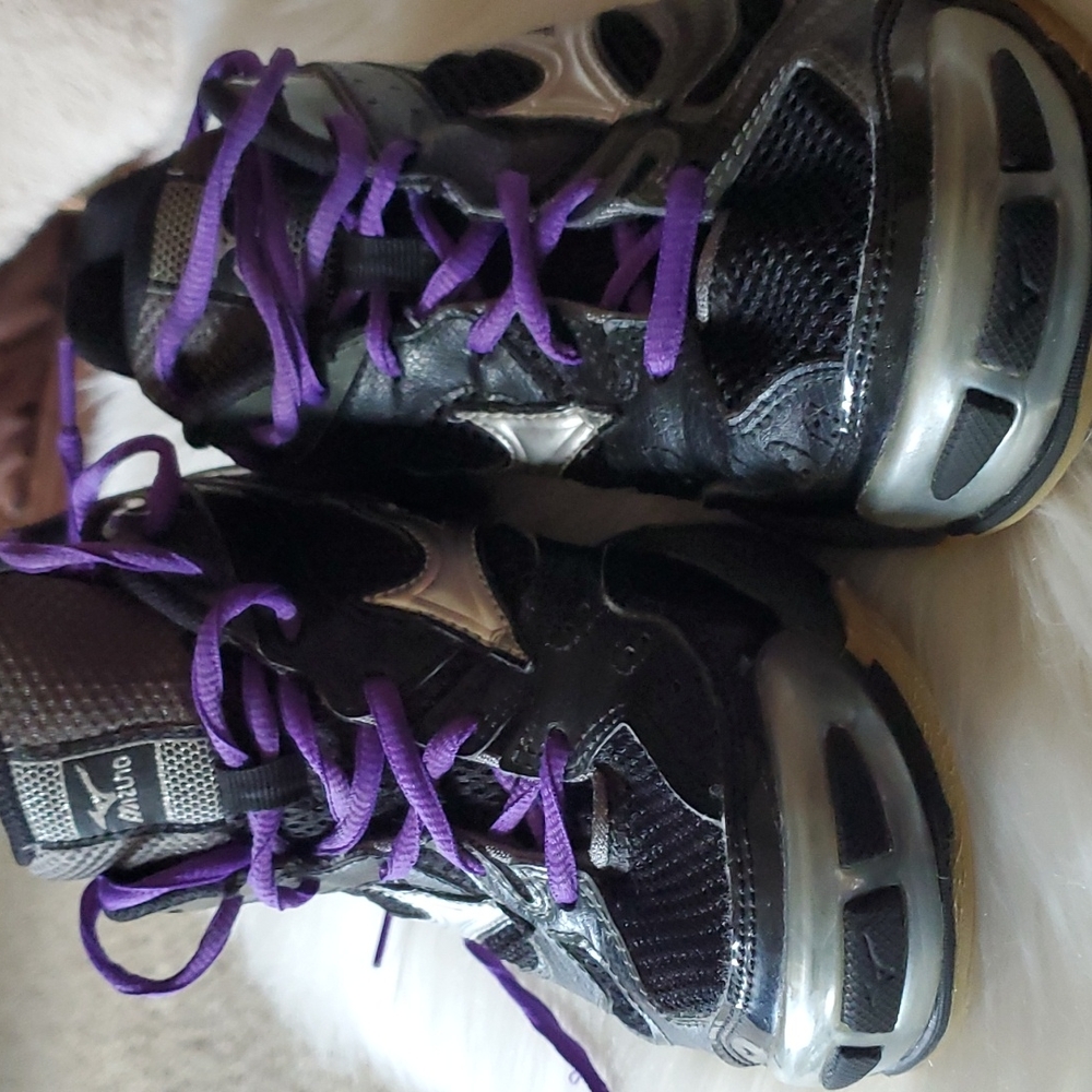 Mizuno Volleyball Shoes